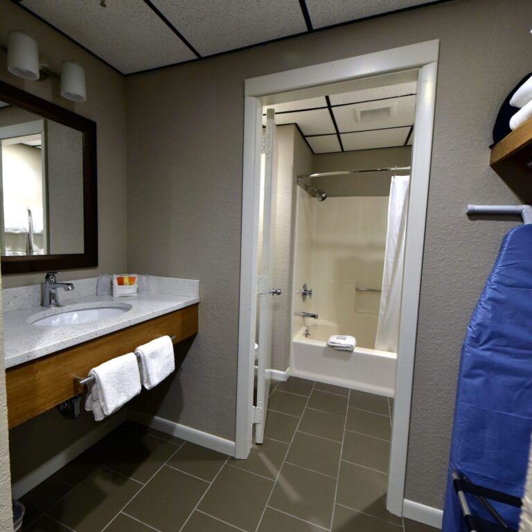 InnRoomRenovation2-scaled-1-square-631dc47f2972c849c0d4acf4cb3d2367-5ac9680b9c952 InnRoomRenovation2-scaled-1-square-631dc47f2972c849c0d4acf4cb3d2367-5ac9680b9c952