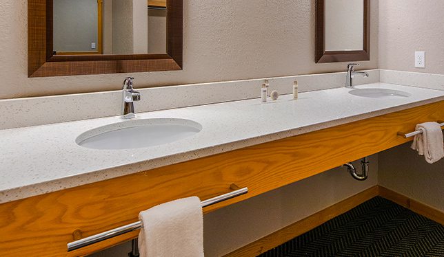 michigan-inn-seating-area Michigan lodge and inn