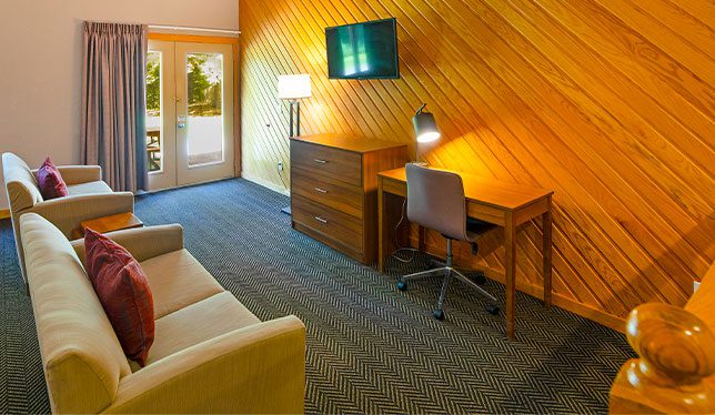 michigan-lodge-and-inn-kitchen-2 Michigan inn and lodge