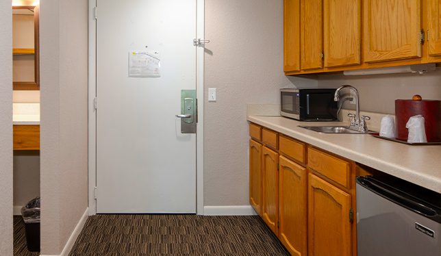 michigan-lodge-and-inn-ktchen michigan inn