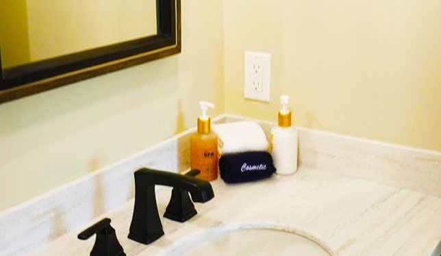 michigan-lodges-sitting-room