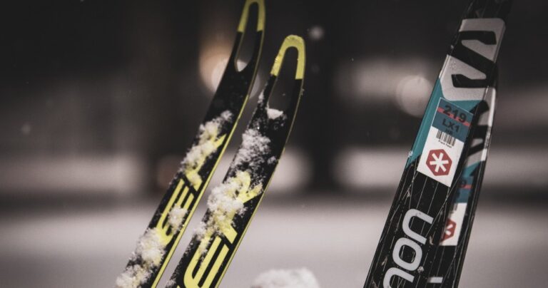 Skiing-ski-lesson-n-michigan how to layer for skiing